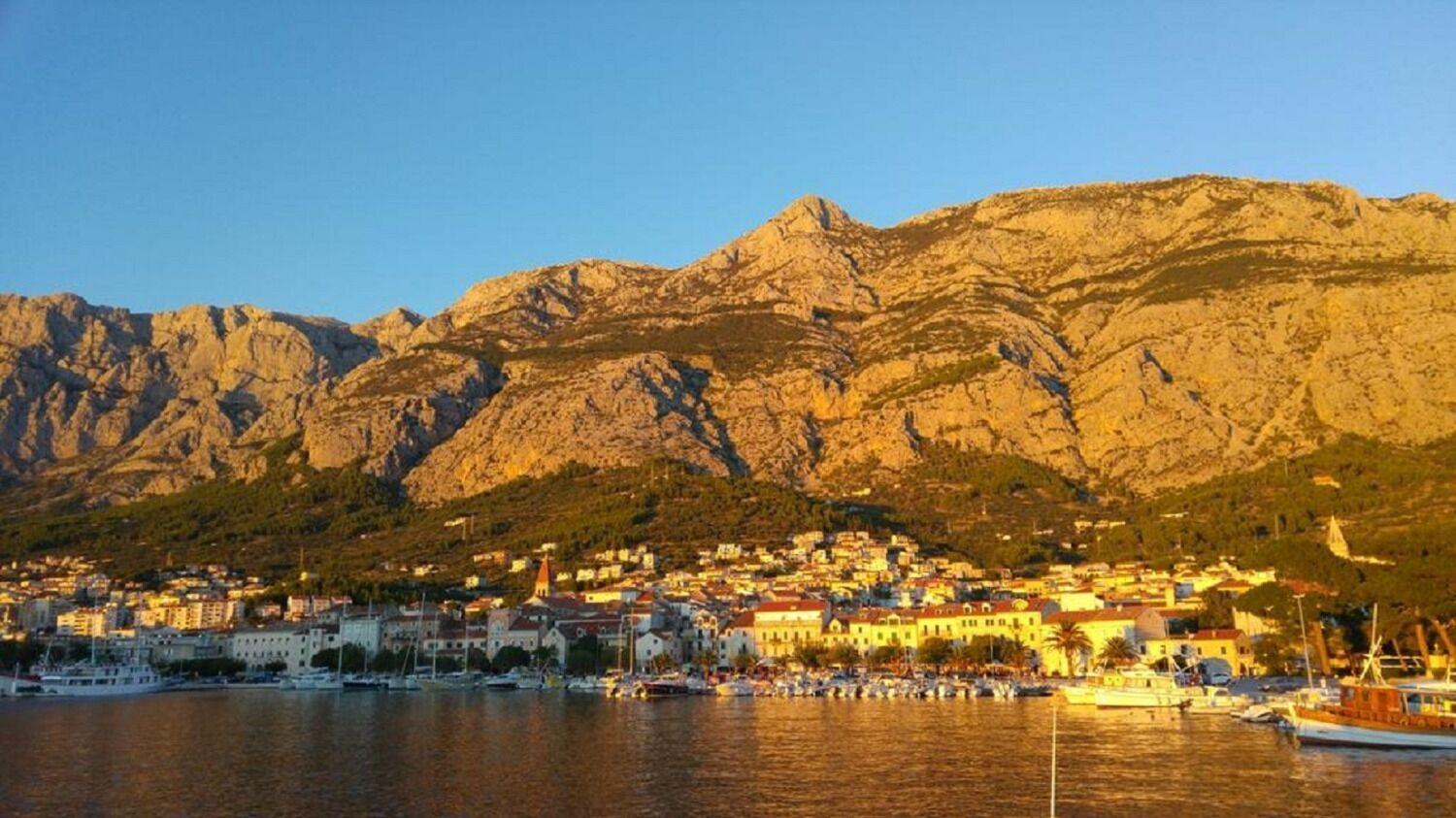 Apartment Denis - Great Location & Large Terrace Makarska Ngoại thất bức ảnh